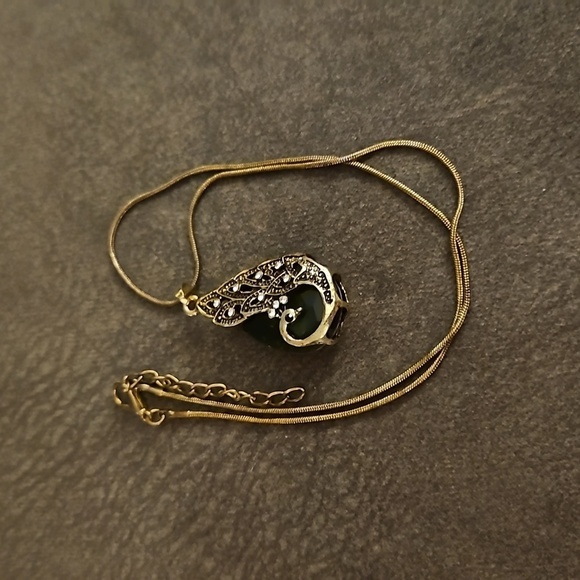 3/$30 Victorian Colonial Castlecore Peacock Pendant Snake Chain Necklace - Picture 2 of 6